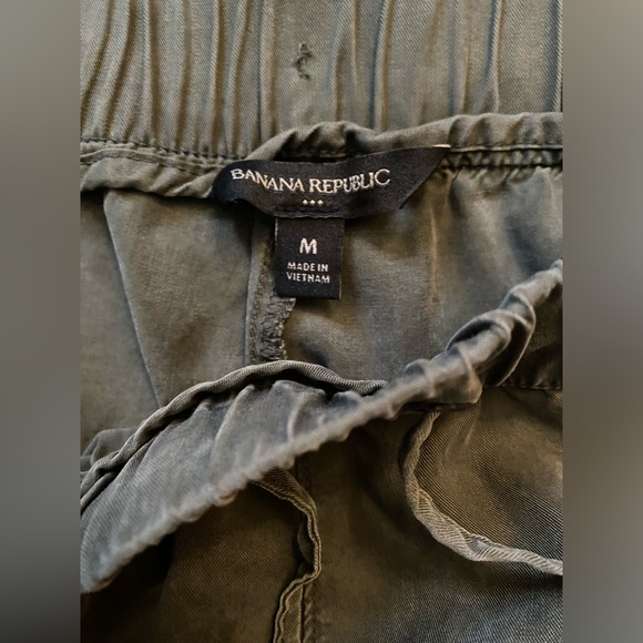 Banana Republic- 100% Lyocell cargo joggers elastic waist drawstring steel green - Picture 5 of 15